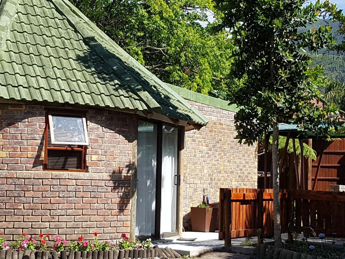 Mountain Breeze Log Cabins Стормсривер Экстерьер фото